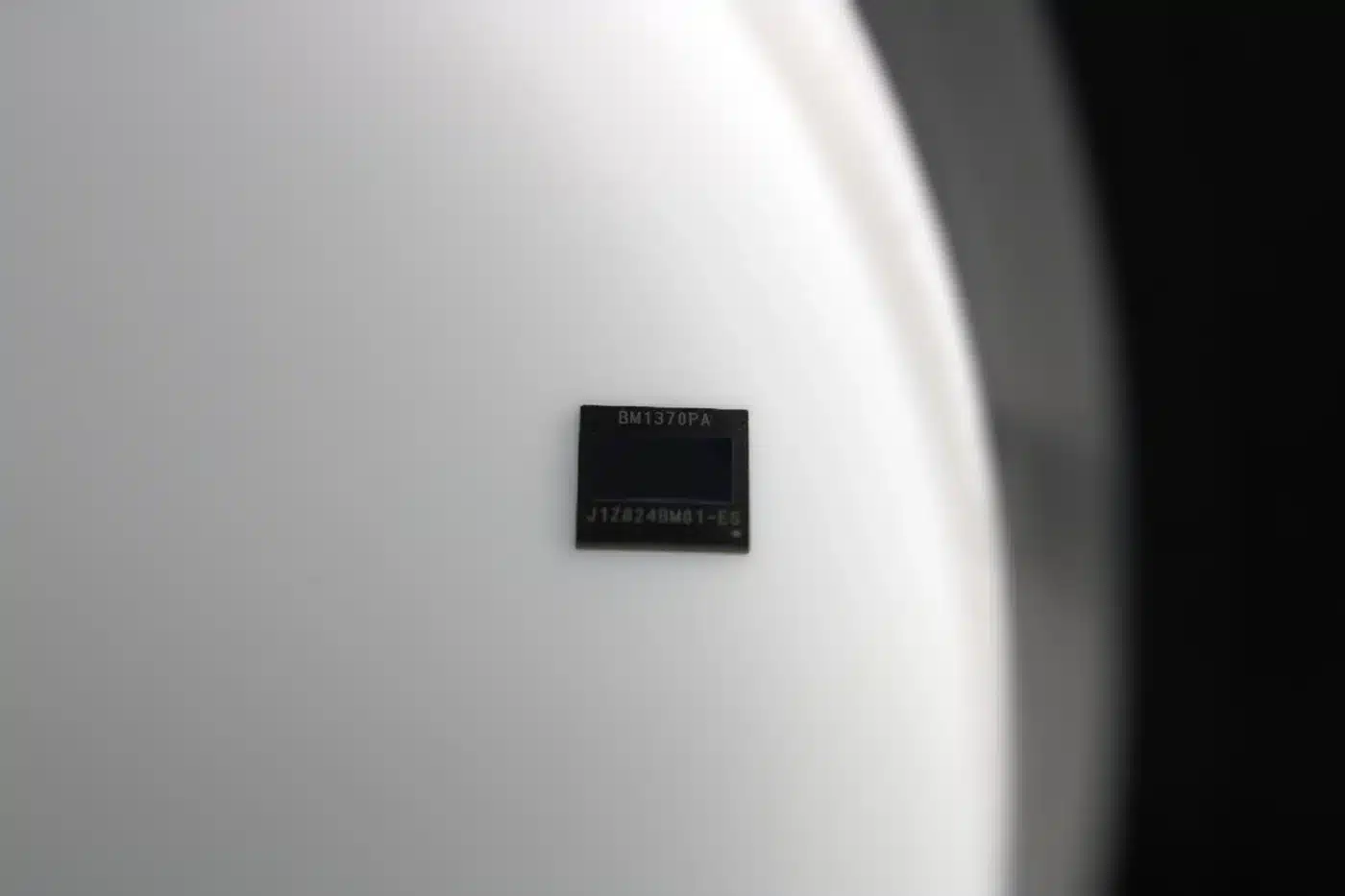 Bitmain BM1370BC ASIC Chip - Image 2